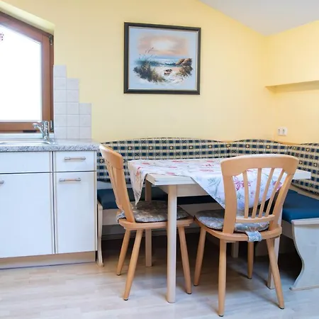 Gaestehaus Kuebler منزل للإقامة هاوس إم إنيستال