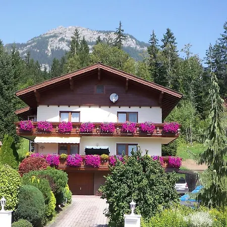 منزل للإقامة Gaestehaus Kuebler هاوس إم إنيستال