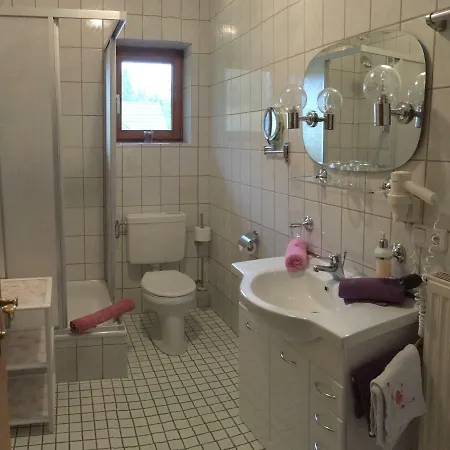 Gaestehaus Kuebler منزل للإقامة