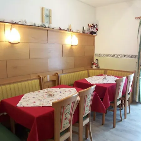 Gaestehaus Kuebler * هاوس إم إنيستال