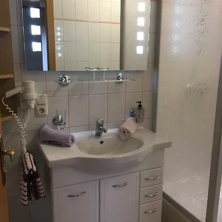 منزل للإقامة Gaestehaus Kuebler هاوس إم إنيستال