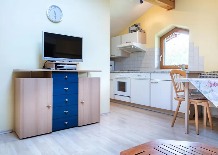 Pansiyon Gaestehaus Kuebler *