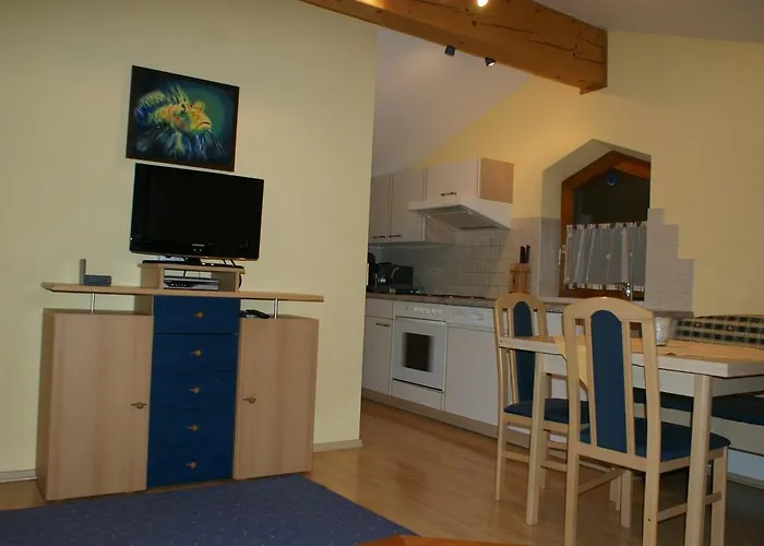 홈스테이 Gaestehaus Kuebler